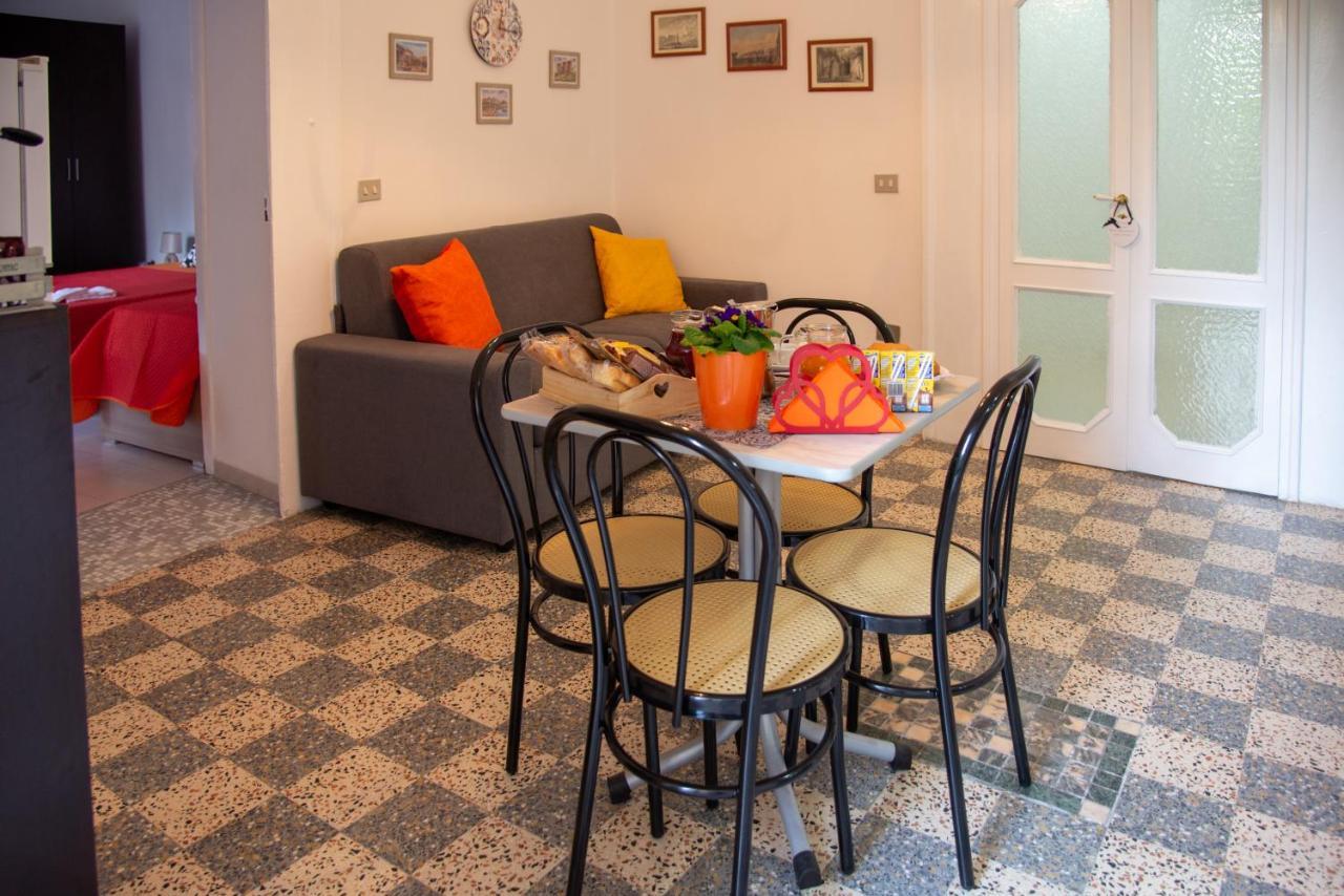 Domus Anticaglia By Domusextra Appartement Napels Buitenkant foto