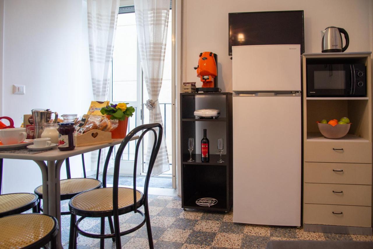 Domus Anticaglia By Domusextra Appartement Napels Buitenkant foto