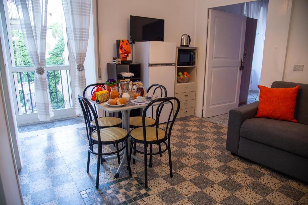 Domus Anticaglia By Domusextra Appartement Napels Buitenkant foto