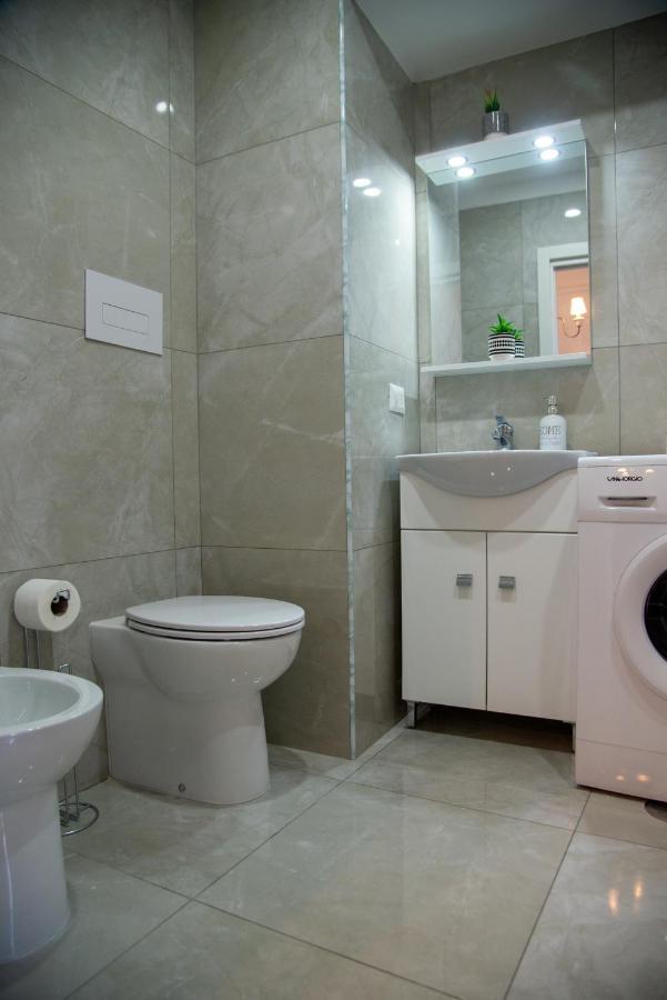 Domus Anticaglia By Domusextra Appartement Napels Buitenkant foto